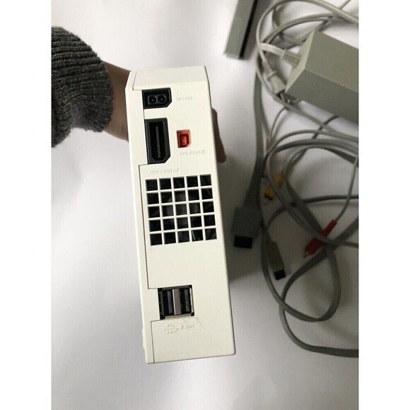 Nintendo Wii Gaming Console, Sensor +Cords White RVL-001(USA)